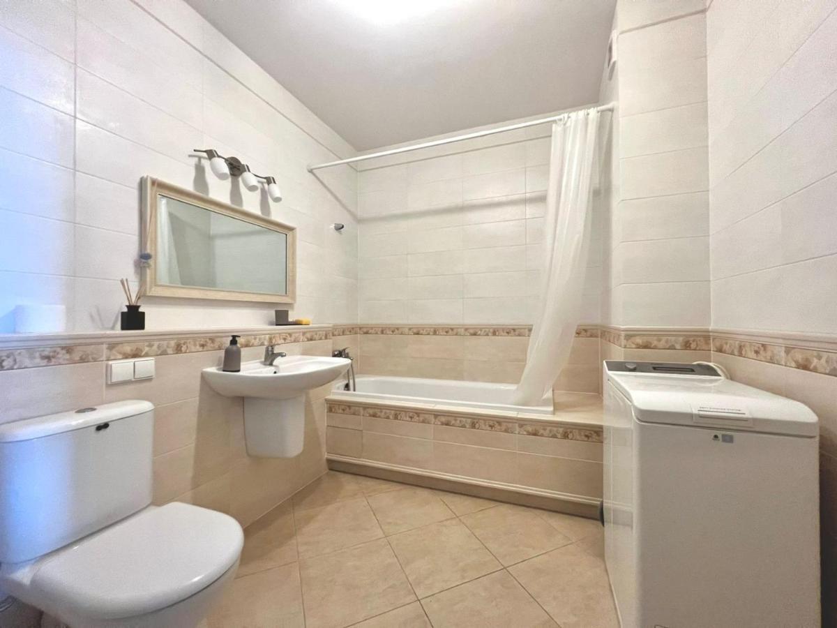 Apartment On Avenue Taikos 120 C كلابيدا المظهر الخارجي الصورة